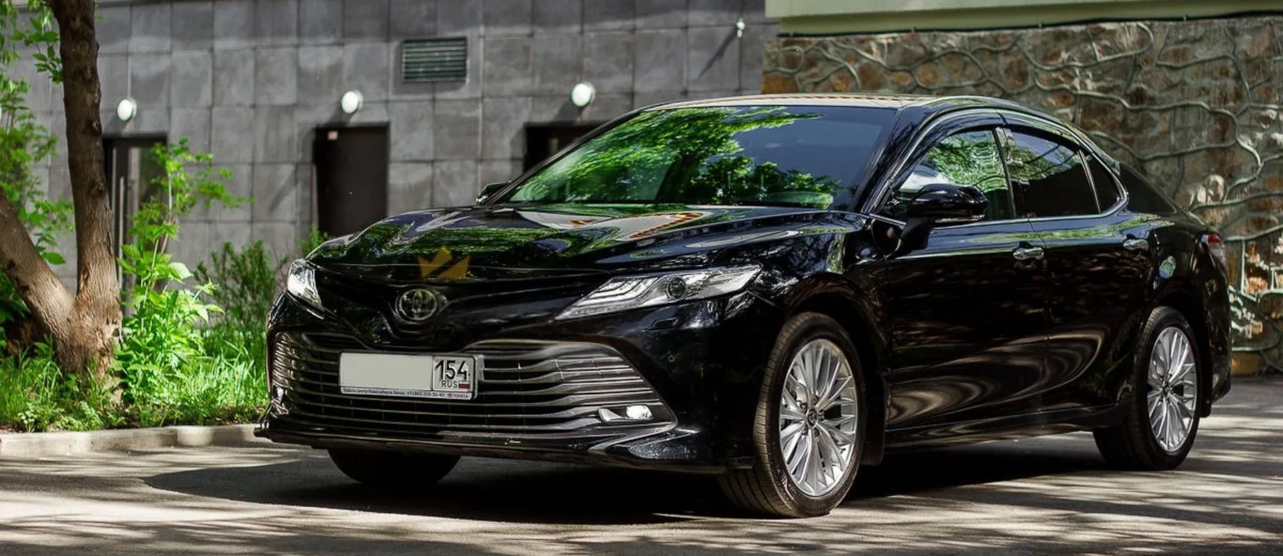 Toyota Camry V70, чёрная — цель проекта